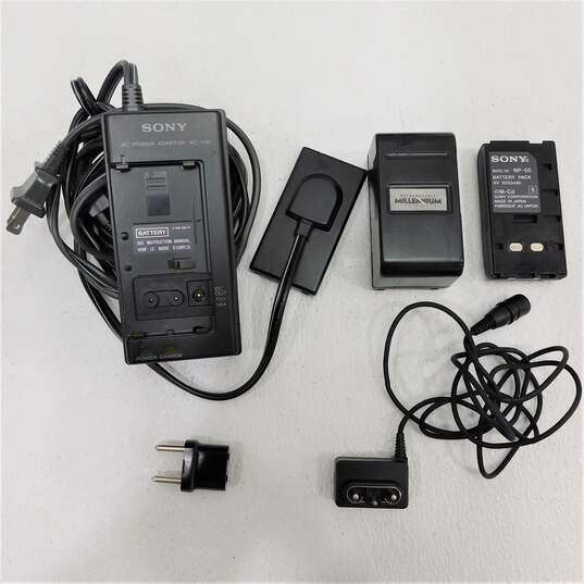 Sony Handycam CCD-F35 Video 8 Camcorder W/ Hard Case image number 9