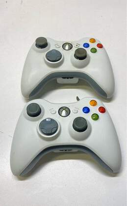 Microsoft Xbox 360 controller - Lot of 2, white