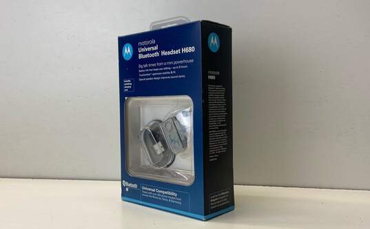 Motorola Universal Bluetooth Headset H680 image number 3