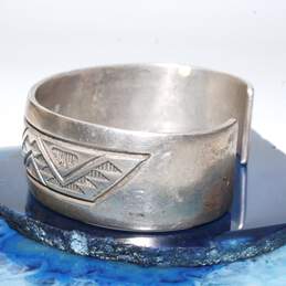 Navajo Artisan Troy Laner Signed Sterling Silver Cuff Bracelet - 47.70g alternative image