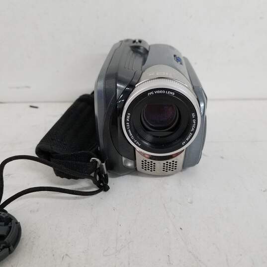 UNTESTED JVC GZ-MG27 20 GB Camcorder image number 3