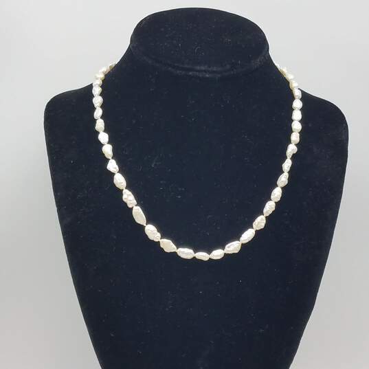 4k Gold Knotted FW Pearl Necklace 13.9g image number 1