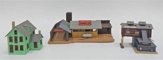 Lot of Model Train Scale Buildings image number 3