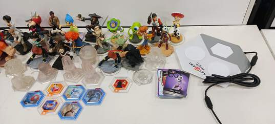 6 Pound Bundle of Assorted Disney Infinity Figures image number 2