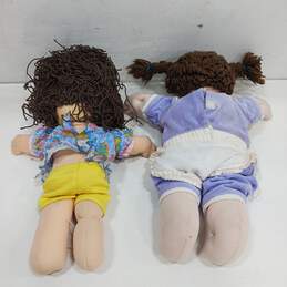 2 Cabbage Patch Dolls alternative image