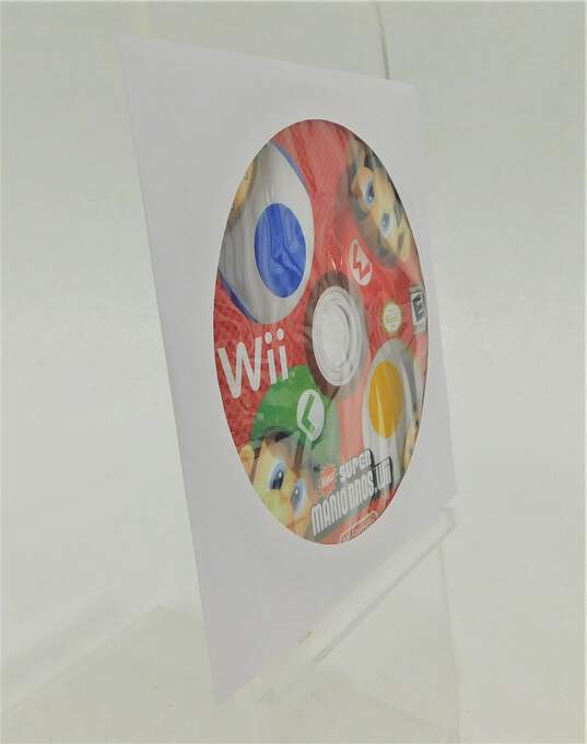 New Super Mario Bros. Wii Nintendo Wii, Game Only image number 2