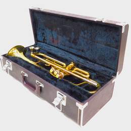 Yamaha Brand YTR-232 Model B Flat Trumpet w/ Case and Mouthpieces alternative image