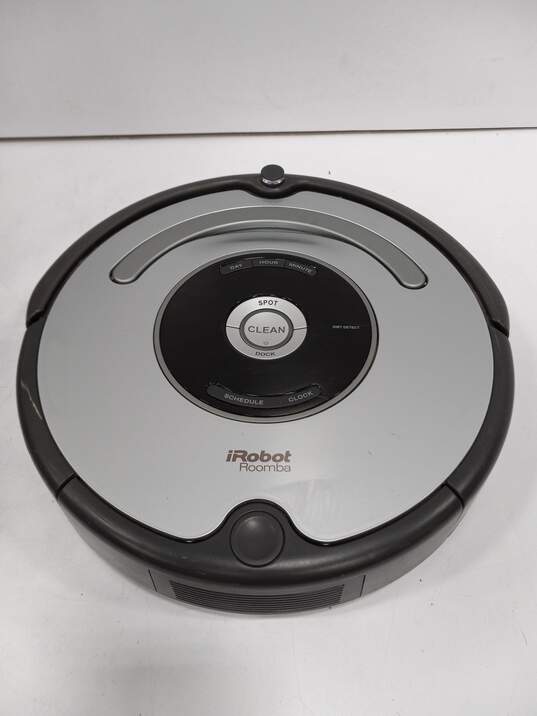 IRobot Roomba 655 Pet Series Vacuum IOB image number 3