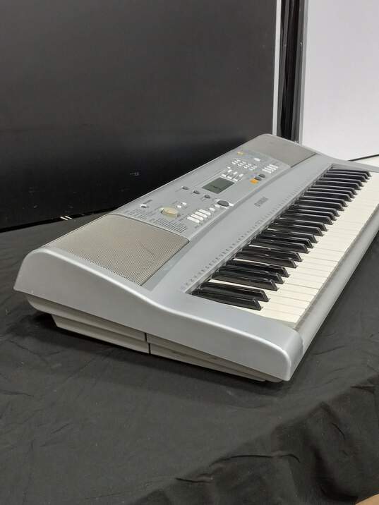 Yamaha Portatone  Electronic Keyboard image number 3