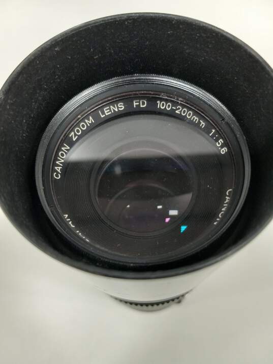Canon Zoom FD 100-200mm 1:5.6 Camera Lens image number 3