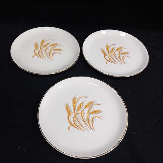 Bundle of 7 Homer Laughlin Golden Wheat White & Gold Tone Trim Ceramic Plates w/2 Matching Bowls and Serving Platter image number 5