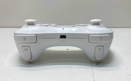 Nintendo Wii U Wireless Pro Controller- White image number 4