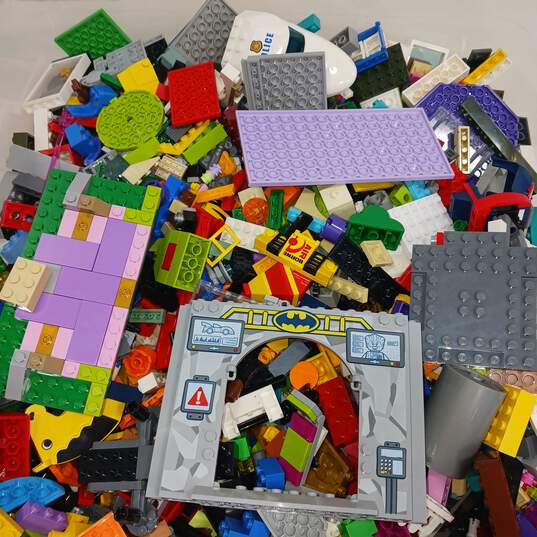 9lb Bundle of Mixed Variety Building Pieces and Blocks image number 3