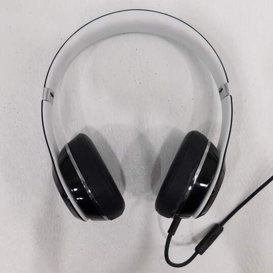 Beats by Dr.Dre Solo HD Wired On-Ear White black Headphones image number 3