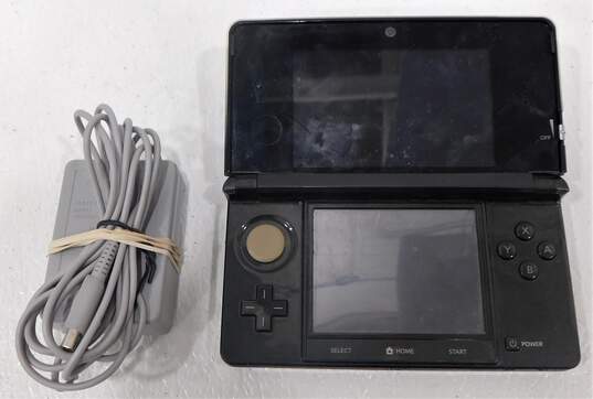 Nintendo 3DS Black/Grey Handheld image number 1