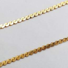 14K Gold Carved Jade-Like Pendant Necklace 6.1g alternative image