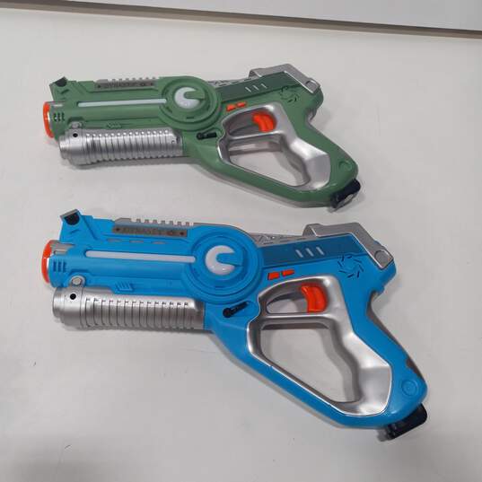 Dynasty Toys Laser Tag Guns & Case IOB image number 3