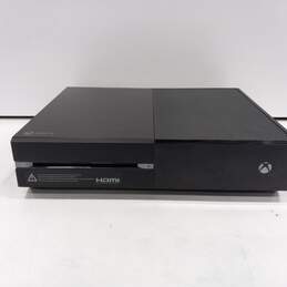 Microsoft Xbox One Console With Kinect, Game, & Controller alternative image