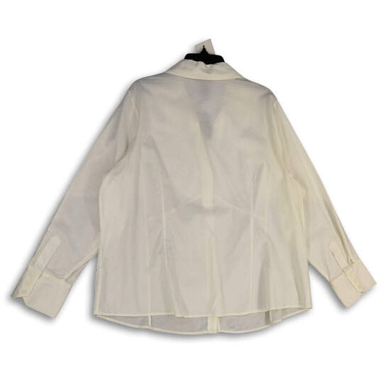 NWT Womens White Spread Collar Long Sleeve Button-Up Shirt Size 22/24 image number 2