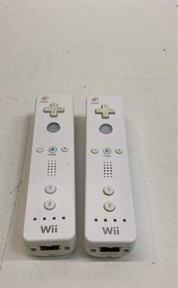 Set Of 2 Nintendo Wii Remotes- White