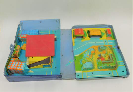 Vintage Lesney Matchbox City Playset w/ Built-in Carry Case image number 2