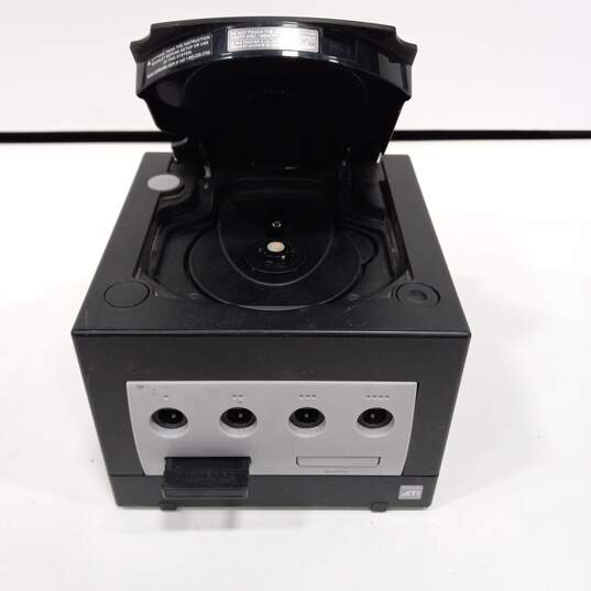 Nintendo GameCube Console Game Bundle image number 2