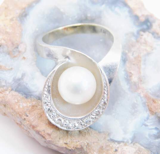 Vintage 14K White Gold Pearl 0.12 CTTW Diamond Ring 6.8g image number 2