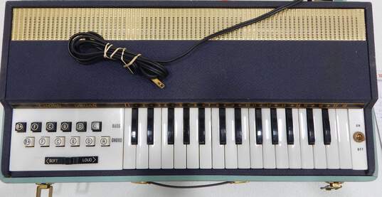 VNTG Unbranded Electronic Chord Organ w/ Attached Power Cable (Parts and Repair) image number 1
