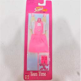 Mattel Barbie Teen Skipper Teen Scene Time Lookin Lively Fashions 68028 2595