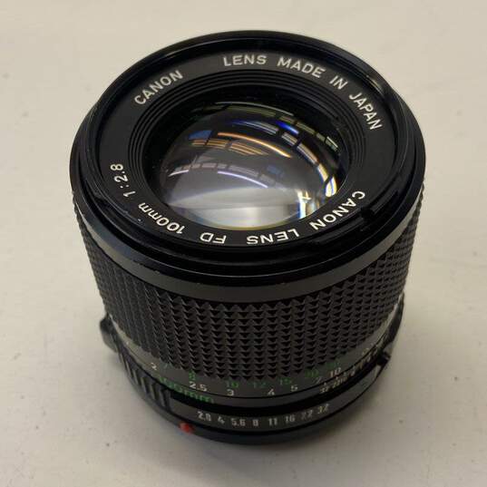 Canon FD 100mm 1:2.8 Portrait Camera Lens image number 3