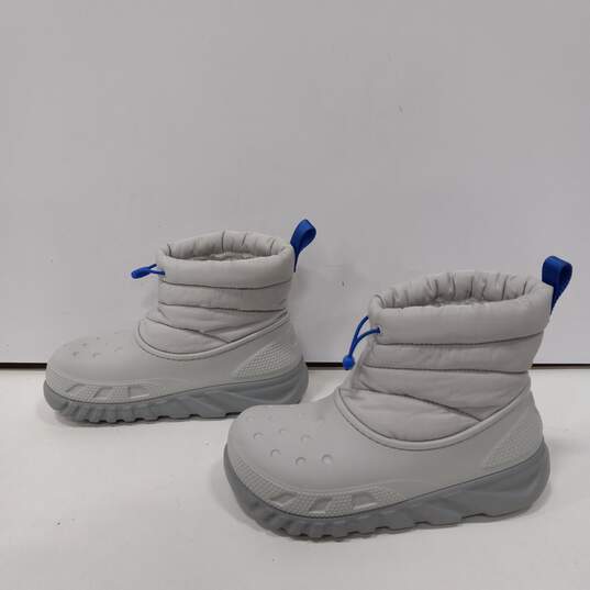 Crocs Faux Fur Gray Slip On Winter Snow Boots Men Size 4 Women Size 6 image number 2