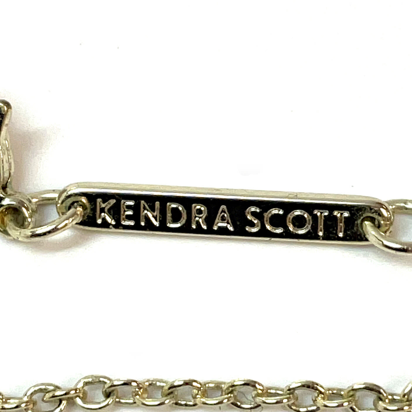 Kendra Scott Elisa Gold Pendant Necklace in Opal – Smyth Jewelers