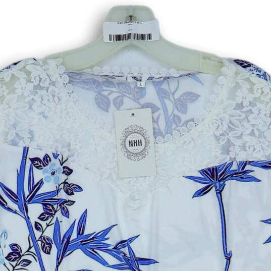 NWT Womens White Blue Floral Lace Round Neck Sleeveless Blouse Top Size L image number 3