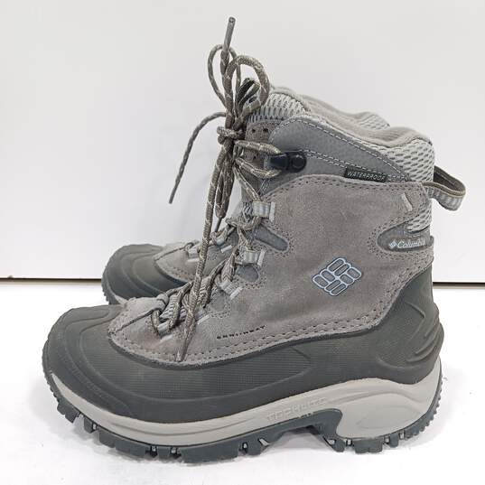 Columbia Gray TechLite Snow Boots Women's Size 6 image number 1