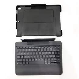 Logitech iPad Pro 10.5 in Slim Combo Case & Keyboard IOB alternative image