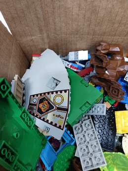 6.5lb Bulk Lot of Assorted Lego Bricks Pieces and Parts alternative image