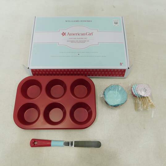 New AMERICAN GIRL Cupcake Baking Set By Williams Sonoma image number 1