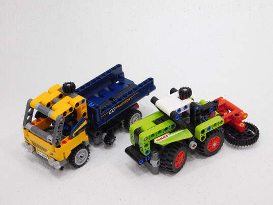 Technic Sets Lot 42136: John Deere 9620R 4WD Tractor 42102 42147: Dump Truck & 42120: Rescue Hovercraft image number 3