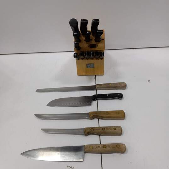 Lot of Chicago Cutlery Knives with Knife Block image number 1
