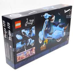 LEGO Creator Expert 10298 1960's Vespa 125 Open Set w/ Original Box and Manual