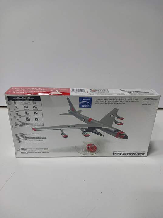 Atlantis B-52with In-Scale North American X-15 Model Kit NIB image number 3