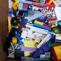 9.3lb Bundle of Assorted Lego Building Bricks and Pieces image number 4