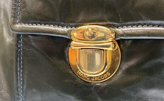 Marc Jacobs Patent Leather Pocket Shoulder Bag Olive Green image number 2