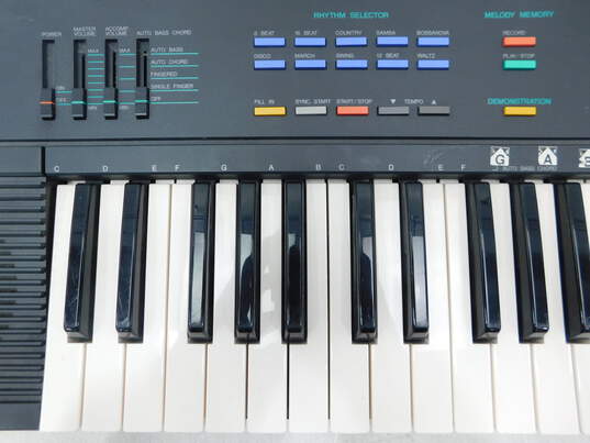 VNTG Yamaha Model PSR-6 Portable Electronic Keyboard/Piano image number 3