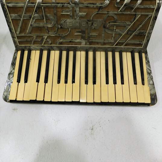 VNTG Carmen Brand 34 Key/48 Button Piano Accordion w/ Case (Parts and Repair) image number 10
