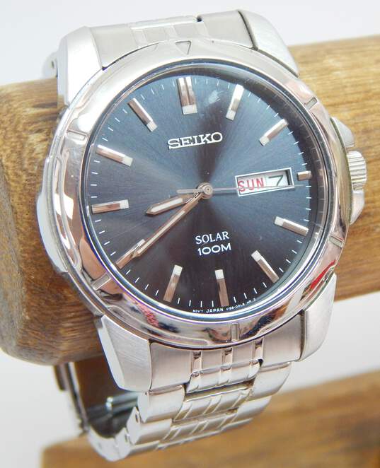 Buy the Men's Seiko Solar Day/Date V158-0AD0 Solar Powered Watch |  GoodwillFinds