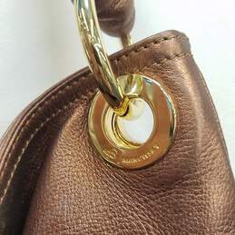 B. Makowsky Shoulder Bag Metallic Copper alternative image