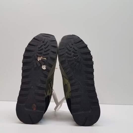 Karl Lagerfeld Paris Suede & Camo Speckled Sole Running Sneaker Men's US 8.5 image number 5