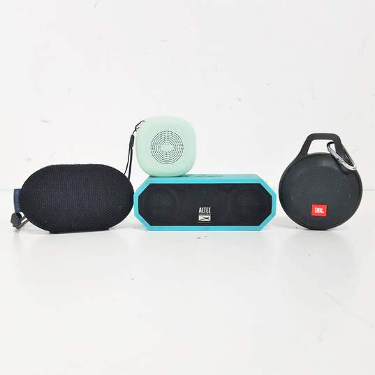 Bundle of 4 Assorted Mini Speakers image number 1