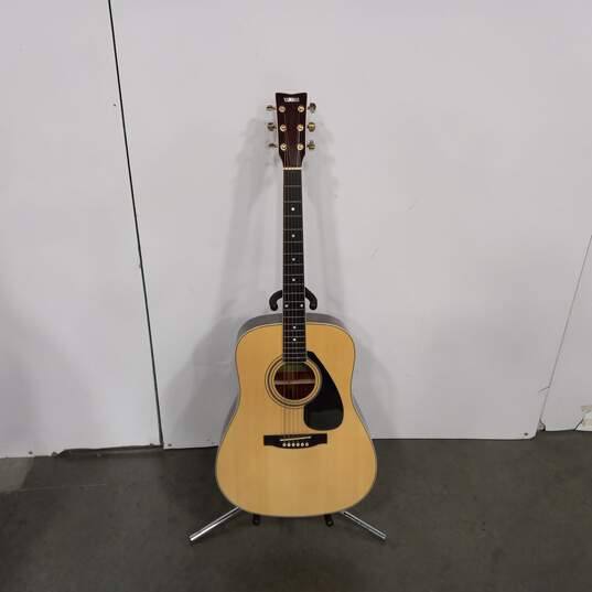 Yamaha Acoustic Guitar with Soft Case image number 2
